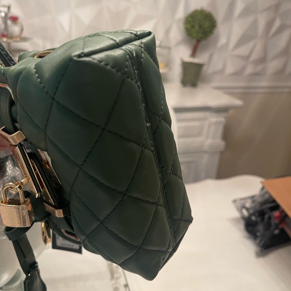 Badgley Mischka Green Shoulder Bag - Picture 8 of 8